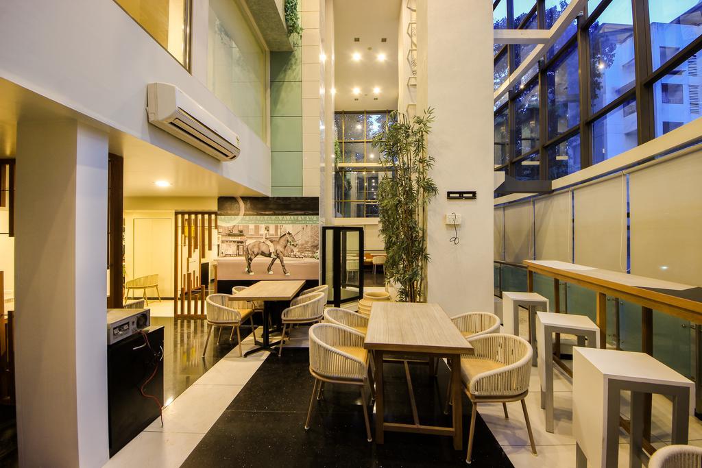 Deccan 8 Poona Buitenkant foto