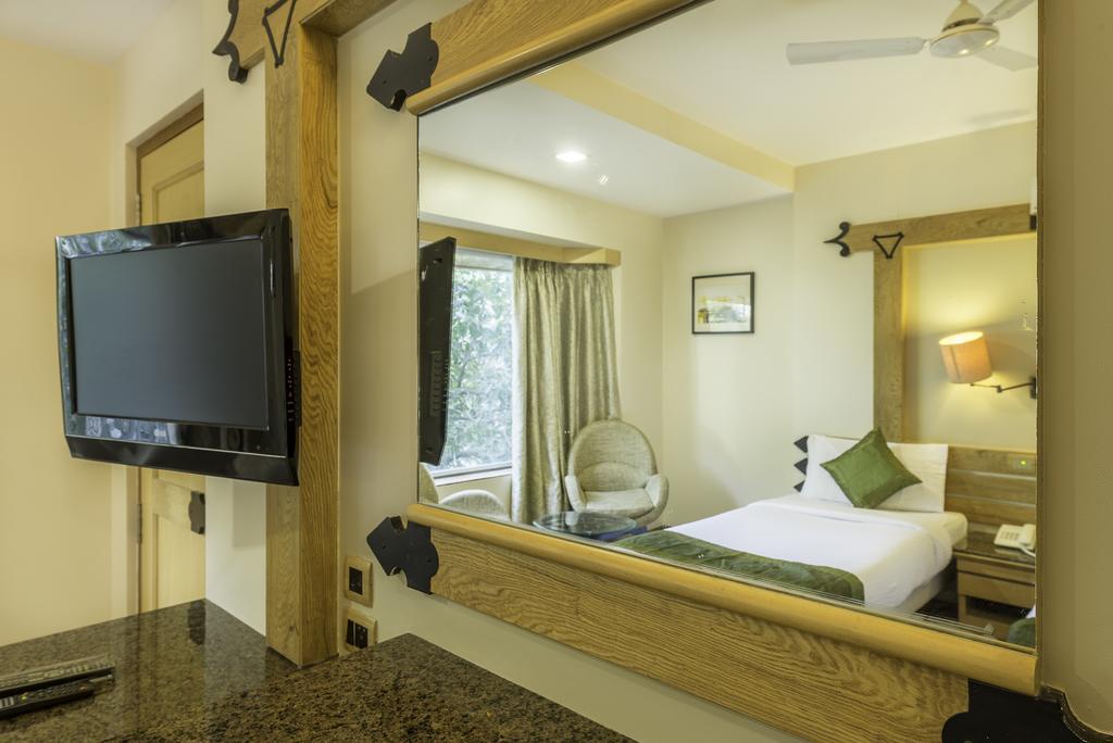 Deccan 8 Poona Buitenkant foto